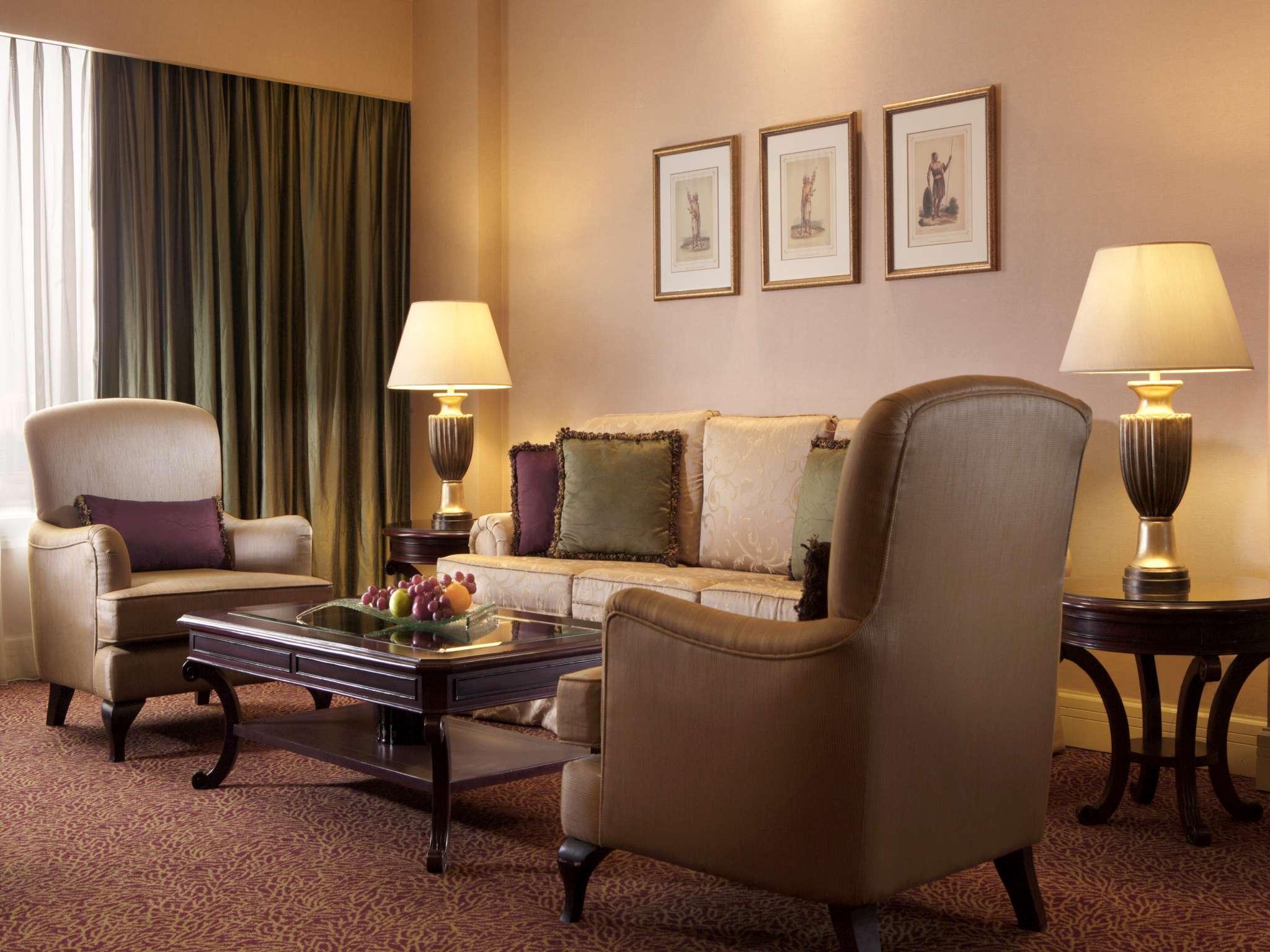 Mangkuluhur Artotel Suites Джакарта Экстерьер фото