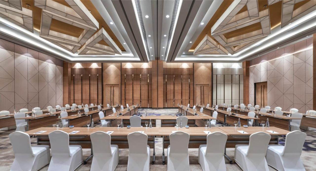 Mangkuluhur Artotel Suites Джакарта Экстерьер фото