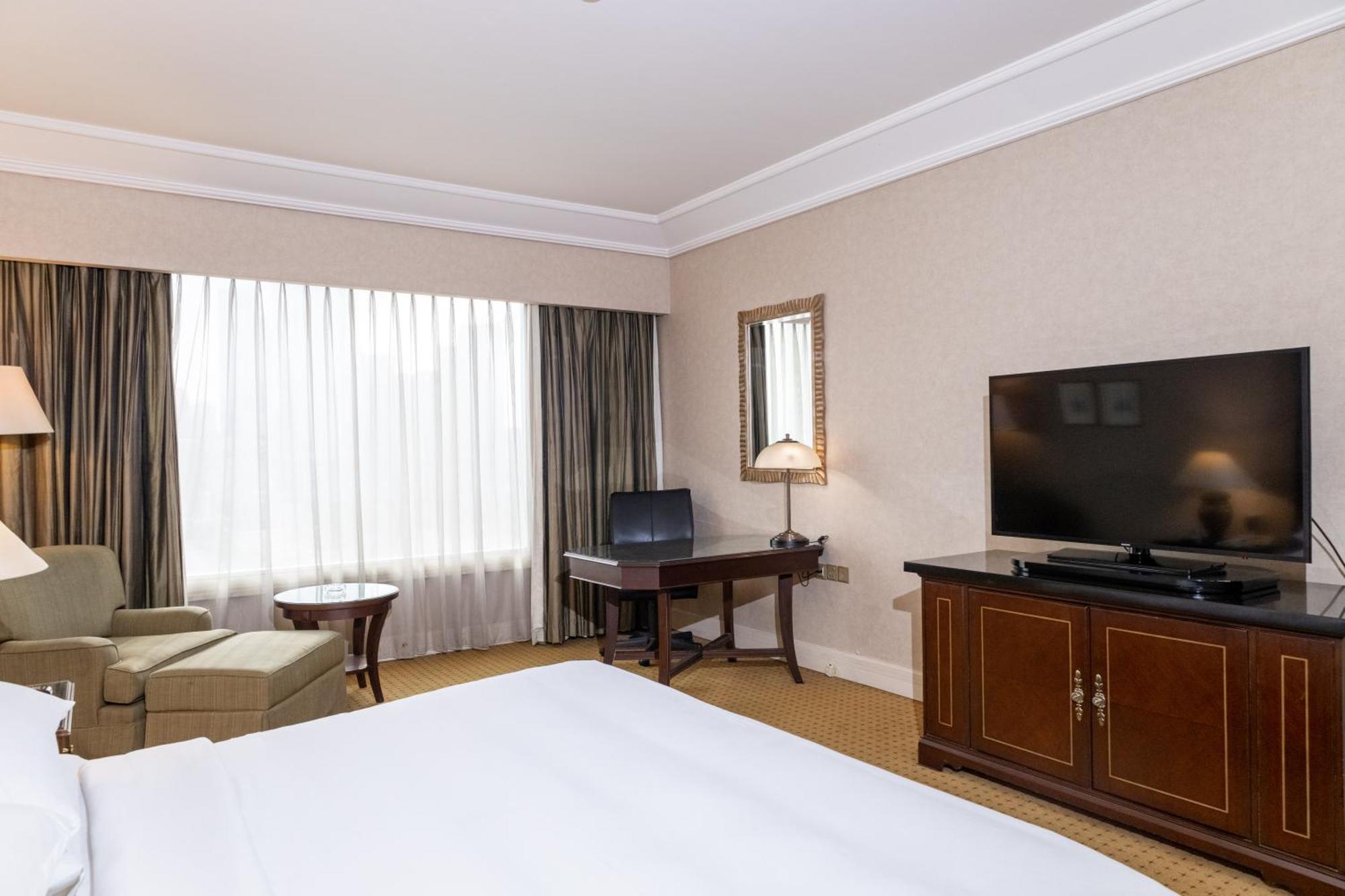 Mangkuluhur Artotel Suites Джакарта Экстерьер фото
