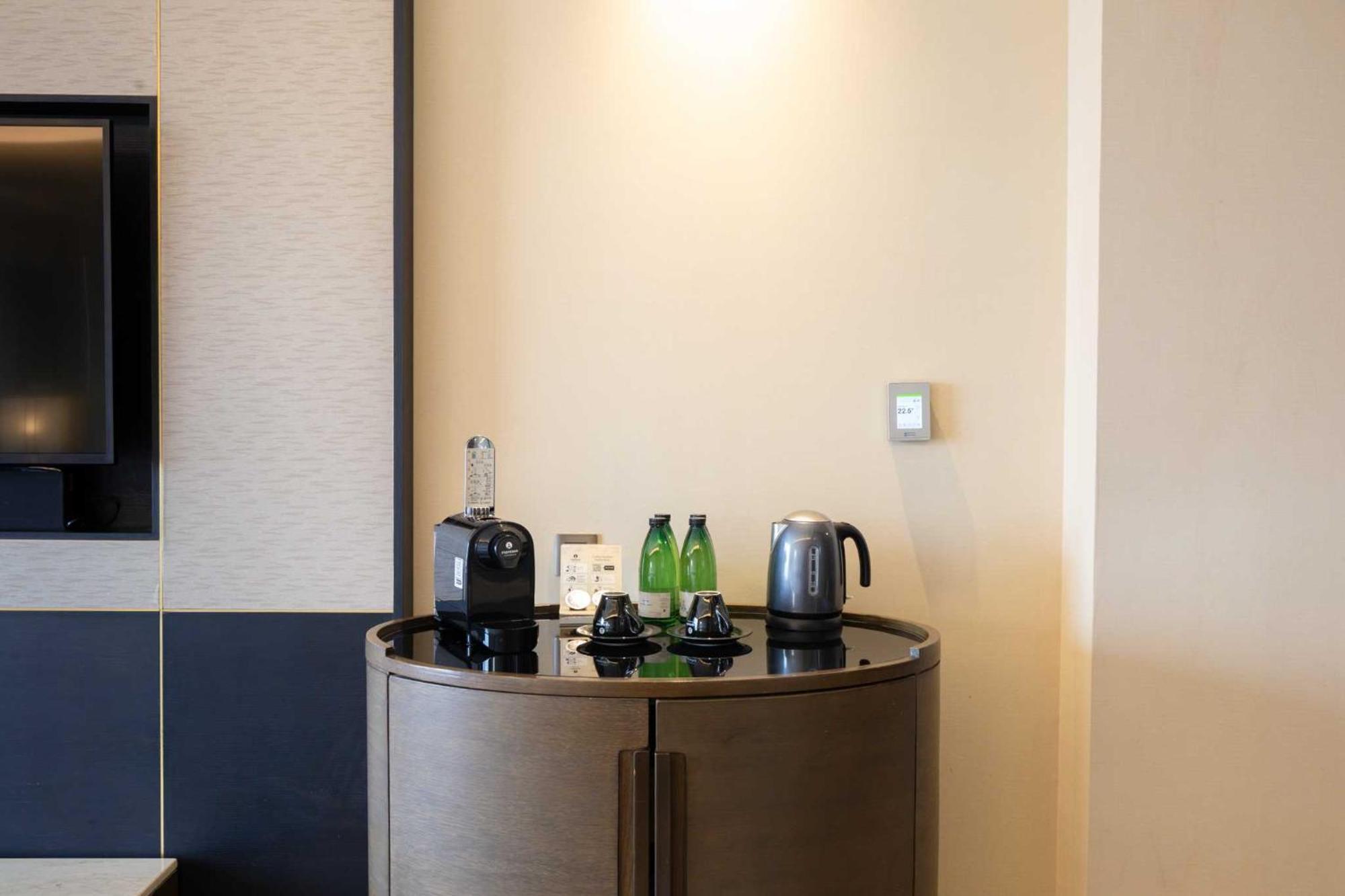Mangkuluhur Artotel Suites Джакарта Экстерьер фото